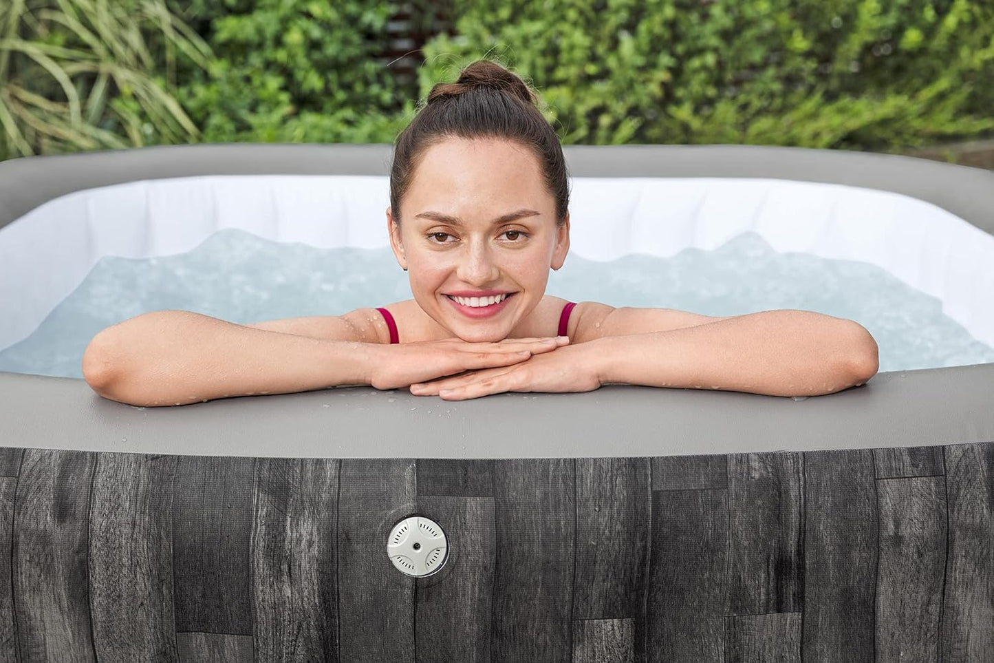 Majorca Hot Tub, 8 Hydrojet Pro Massage System Inflatable Spa with Freeze Shield Technology and Sociable Square Shape, 4-6 Person